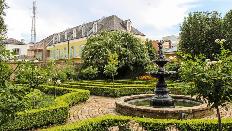 Beauregard-Keyes House & Gardens, view from outside